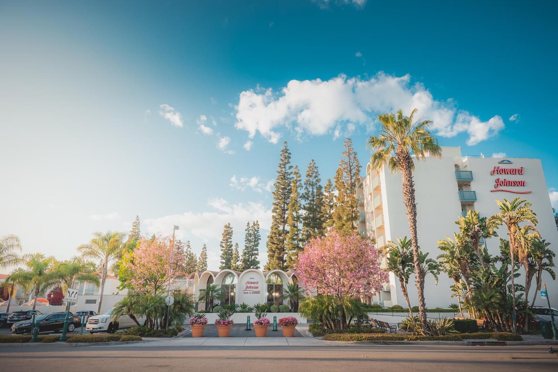 Howard Johnson by Wyndham Anaheim Hotel and Water Playground gallery photo in Anaheim, CA — image 20