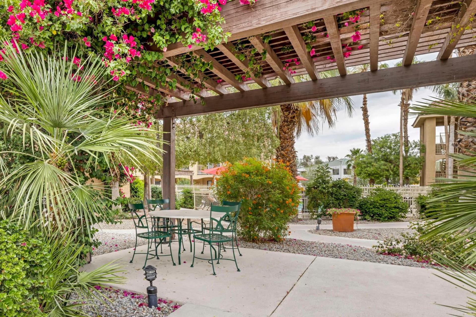 Best Western Plus Palm Desert Resort property views in Palm Desert, CA — gallery photo 3