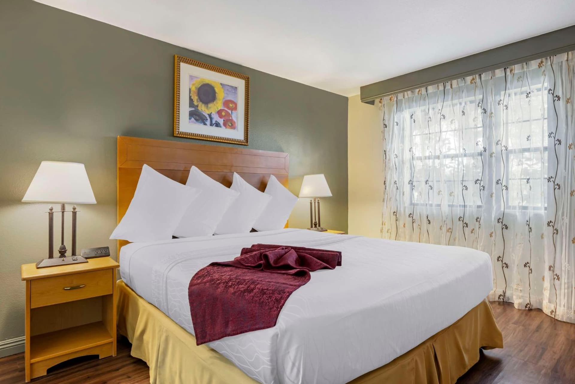 Best Western Plus Palm Desert Resort gallery photo in Palm Desert, CA — image 7