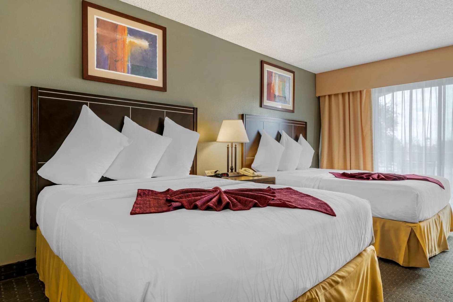 Best Western Plus Palm Desert Resort property views in Palm Desert, CA — gallery photo 3