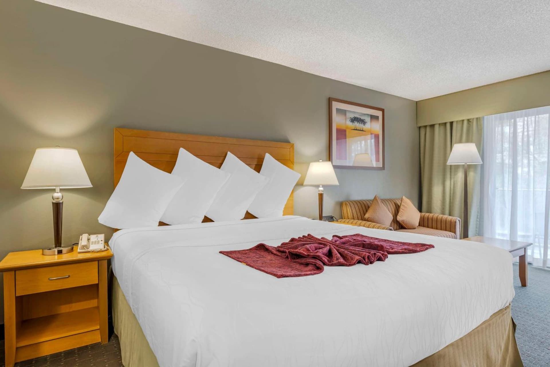 Best Western Plus Palm Desert Resort gallery photo in Palm Desert, CA — image 9