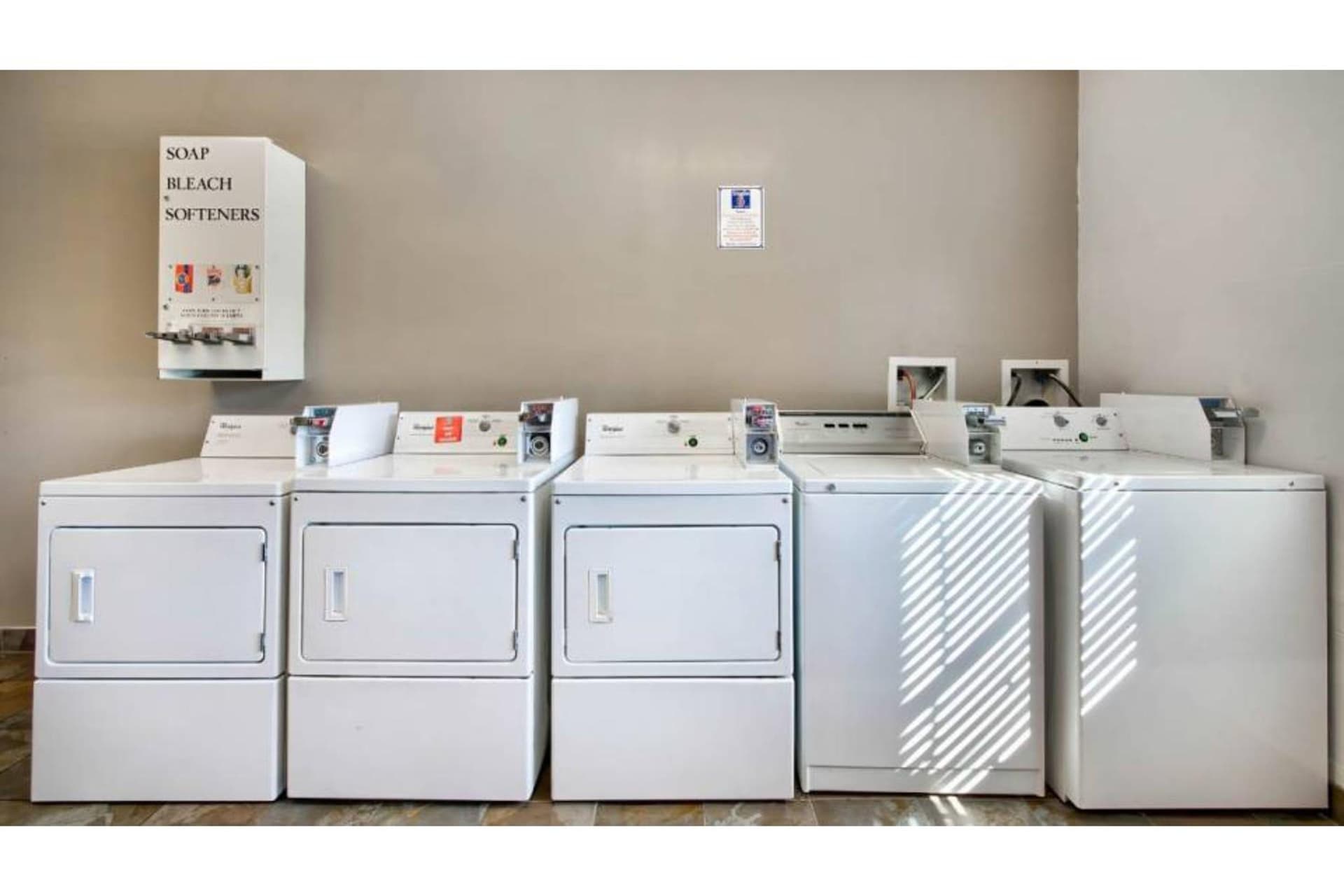 OYO Townhouse Beaumont Medical Center Area I-10 gallery photo in Beaumont, TX — image 5
