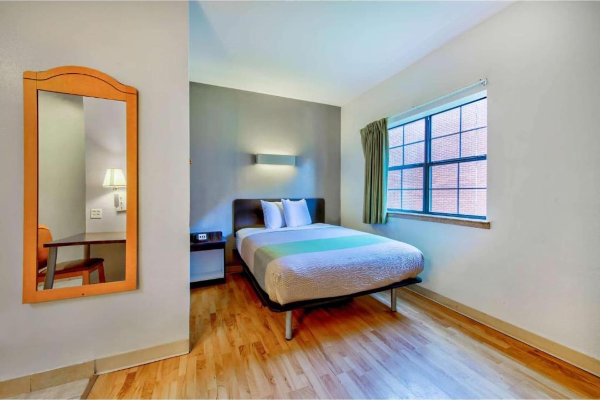 OYO Townhouse Beaumont Medical Center Area I-10 gallery photo in Beaumont, TX — image 23