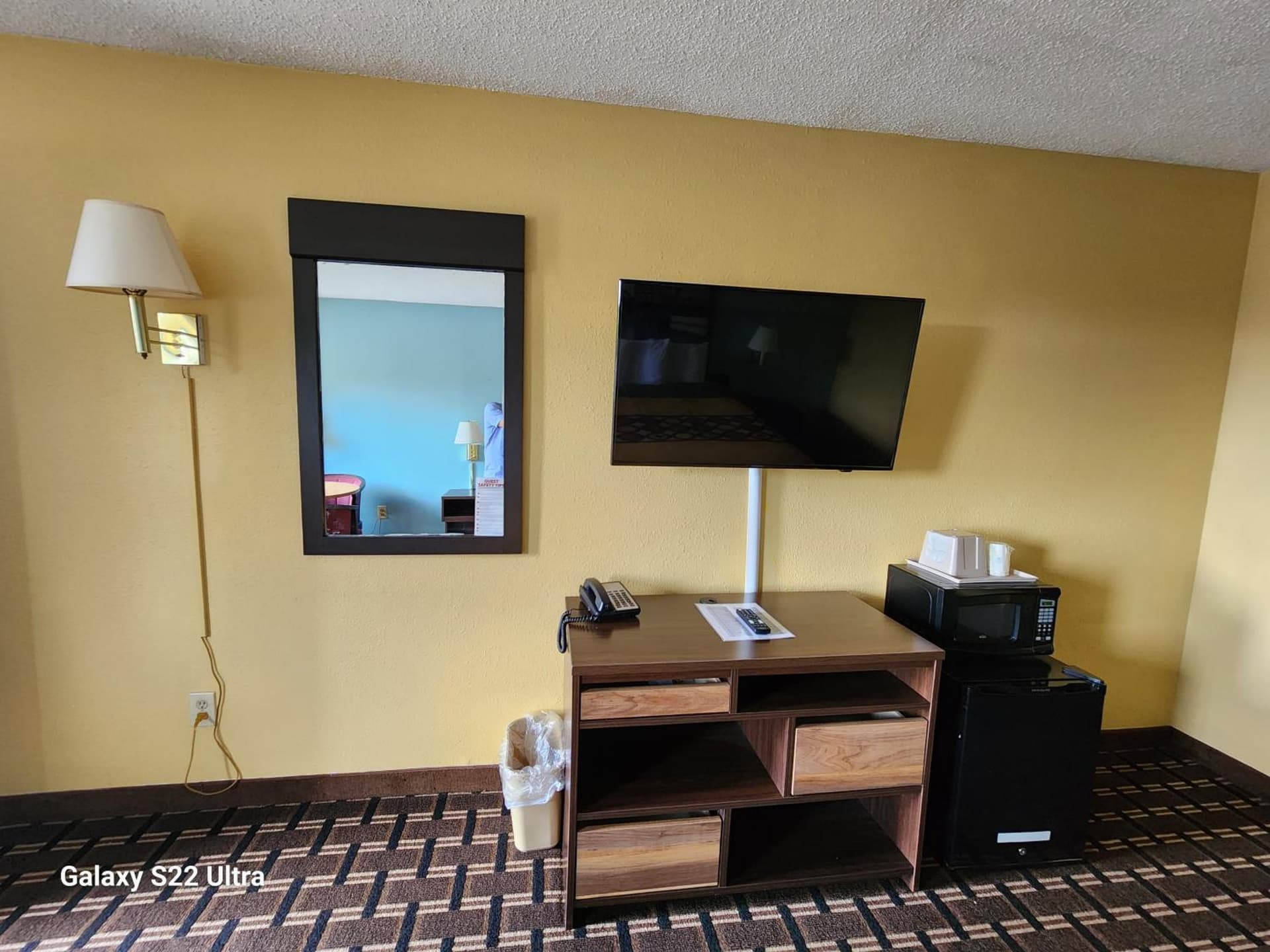 Super 8 by Wyndham Newcomerstown gallery photo in Newcomerstown, OH — image 25