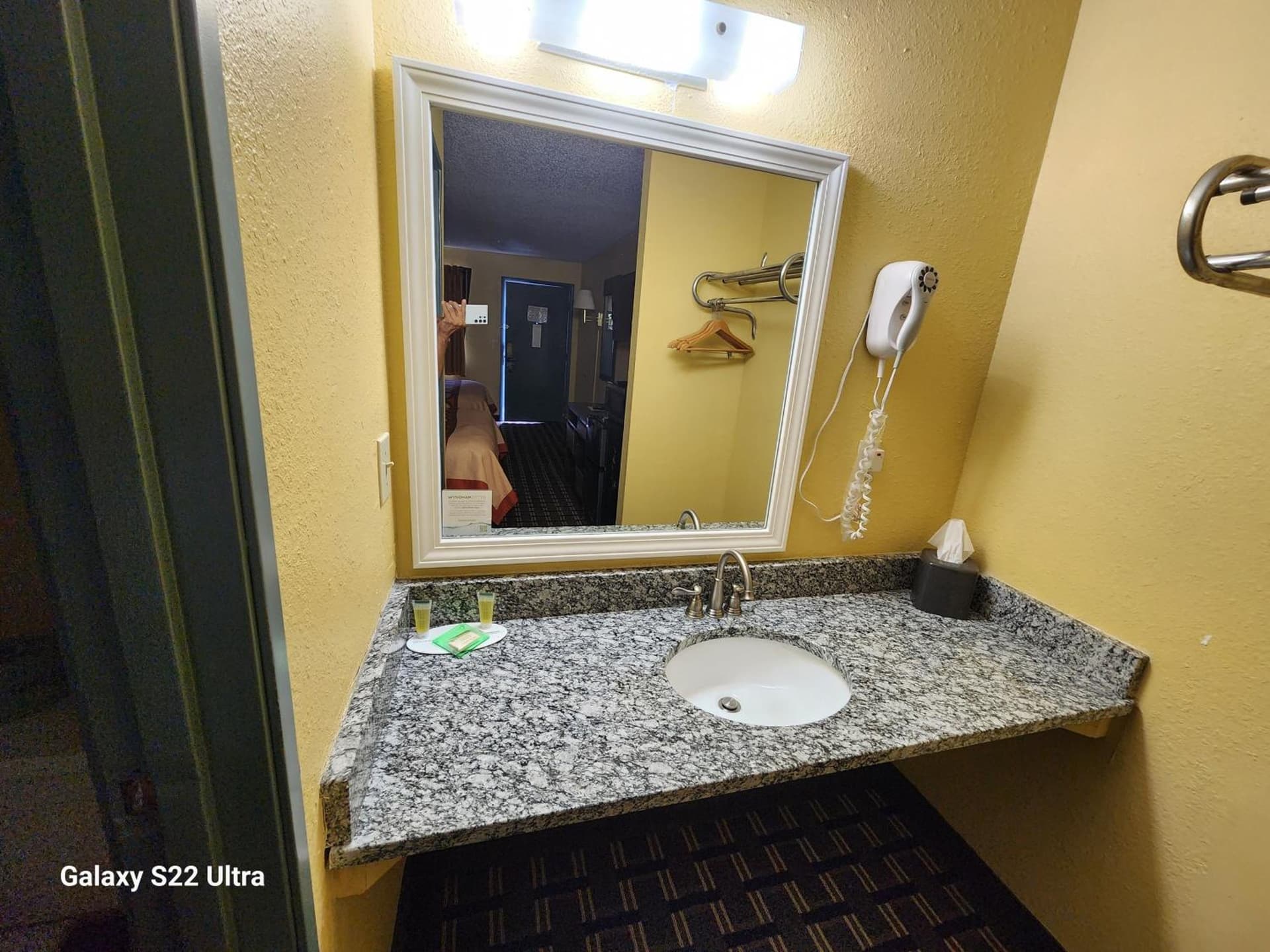 Super 8 by Wyndham Newcomerstown gallery photo in Newcomerstown, OH — image 41