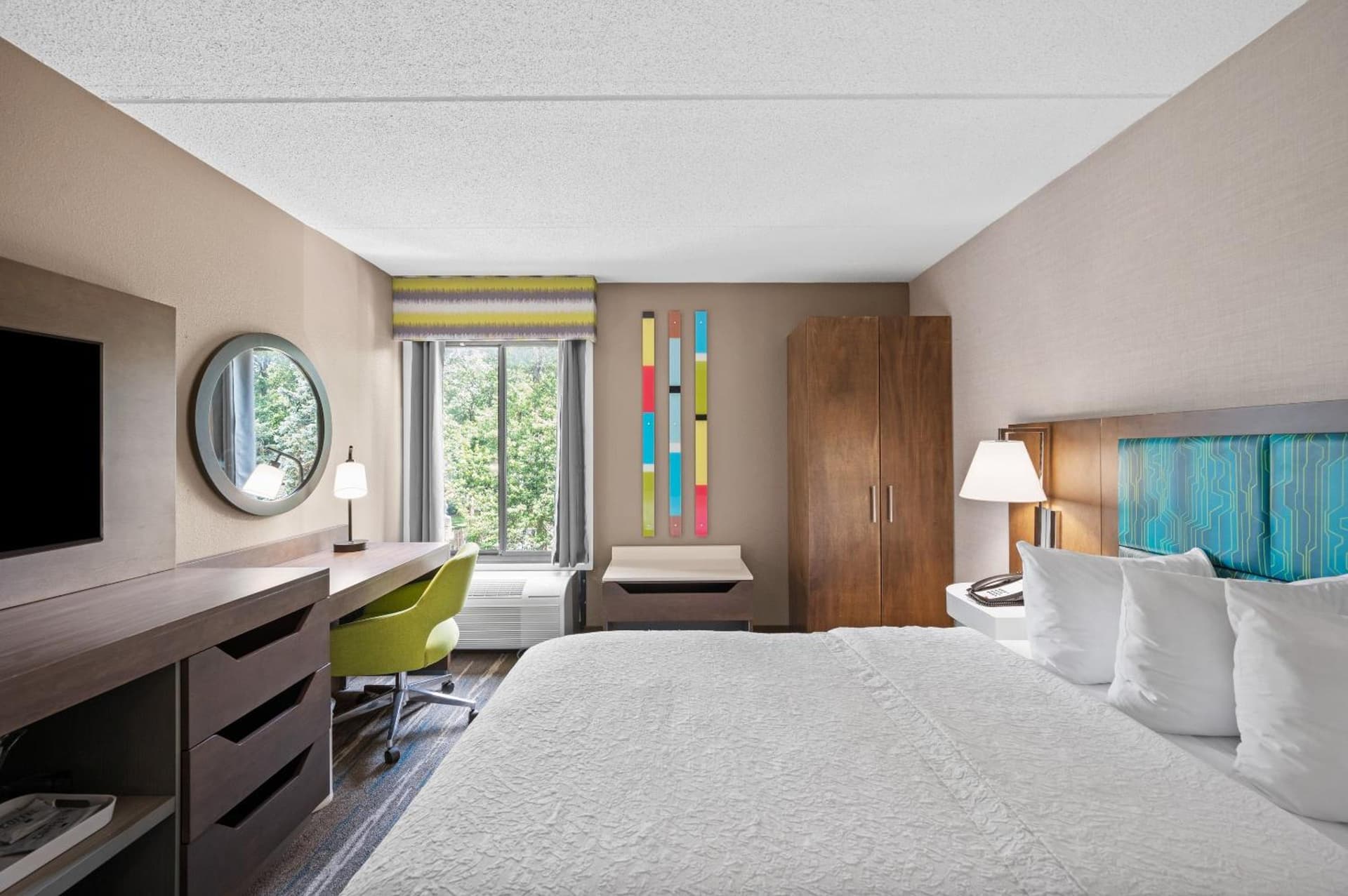 Hampton Inn Cleveland-Westlake interior in Westlake, OH — gallery photo 2