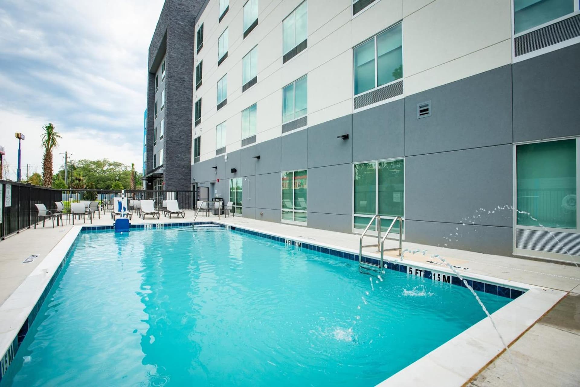 Holiday Inn Express & Suites Pensacola Airport North – I-10 by IHG gallery photo in Pensacola, FL — image 5