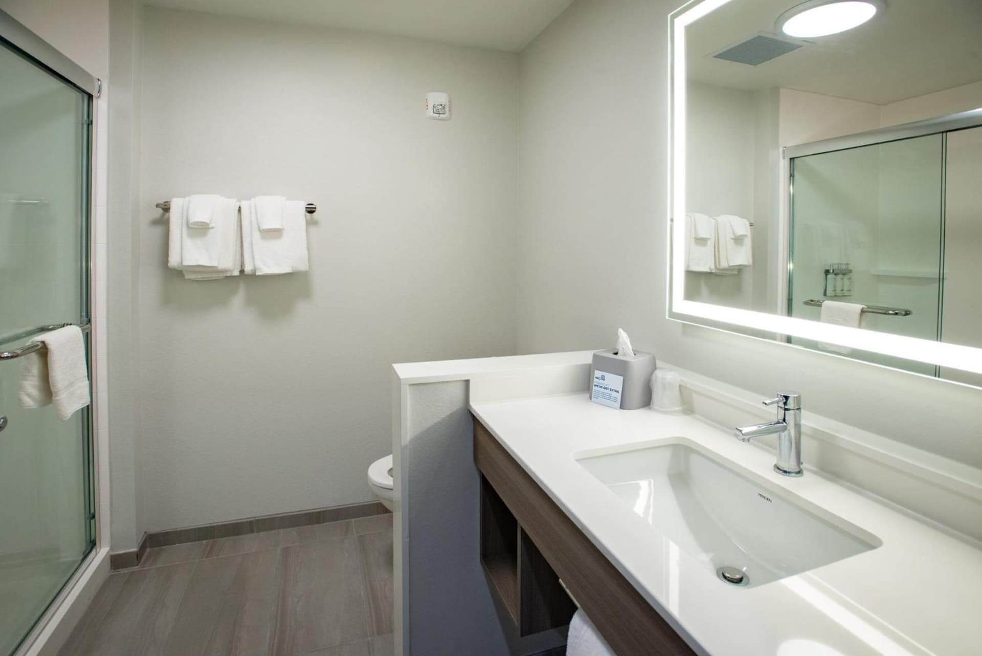 Holiday Inn Express & Suites Pensacola Airport North – I-10 by IHG gallery photo in Pensacola, FL — image 9