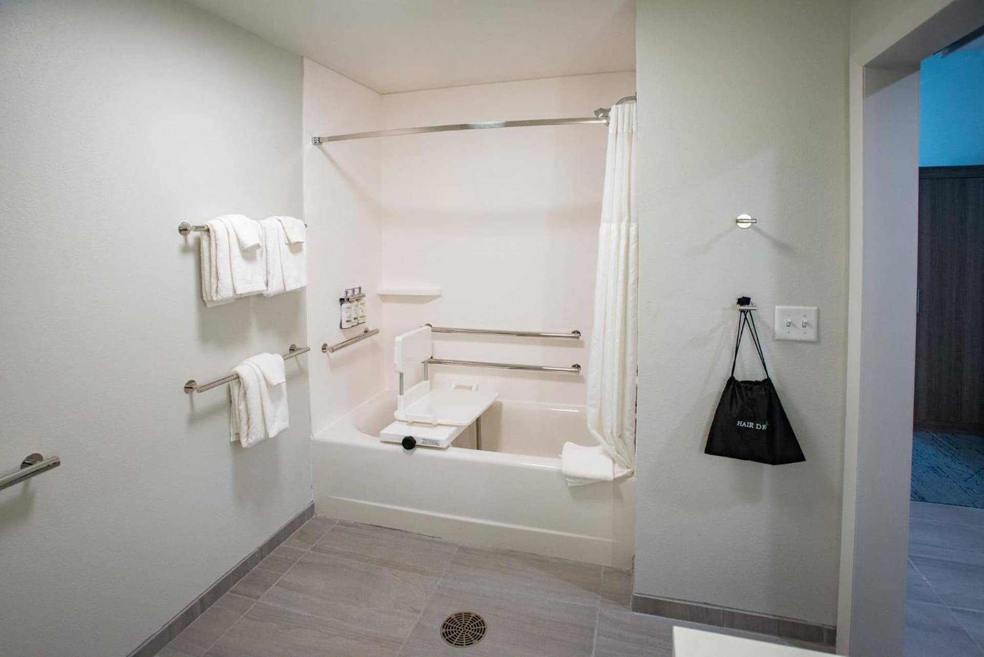 Holiday Inn Express & Suites Pensacola Airport North – I-10 by IHG gallery photo in Pensacola, FL — image 32