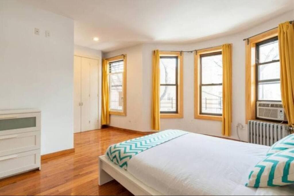 9Away in The Bronx featured exterior or lobby in Tremont — similar hotel