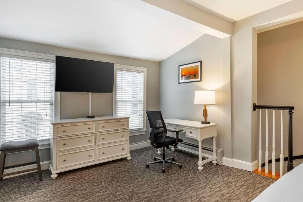 Essex Street Inn & Suites, an Ascend Collection Hotel gallery photo in Newburyport, MA — image 12