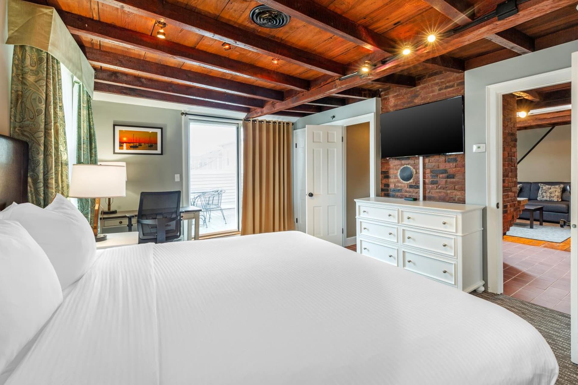 Essex Street Inn & Suites, an Ascend Collection Hotel gallery photo in Newburyport, MA — image 94