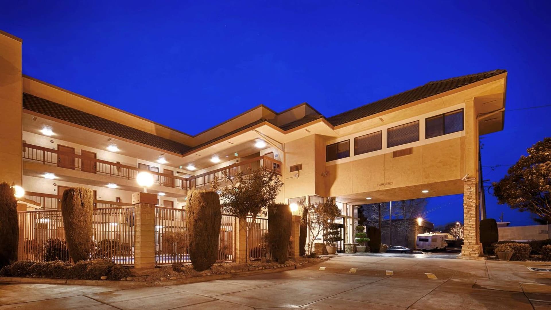Best Western PLUS Inn of Hayward gallery photo in Hayward, CA — image 4