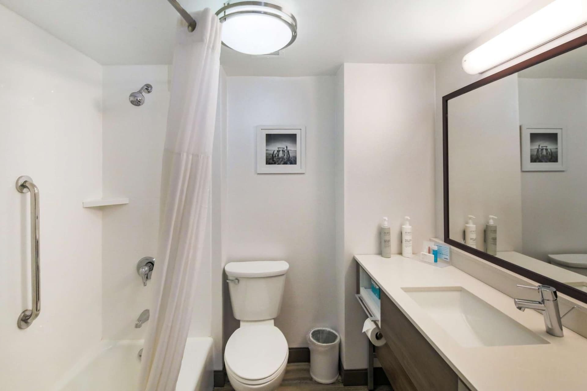 Hampton Inn Fall River/Westport gallery photo in North Westport, MA — image 39
