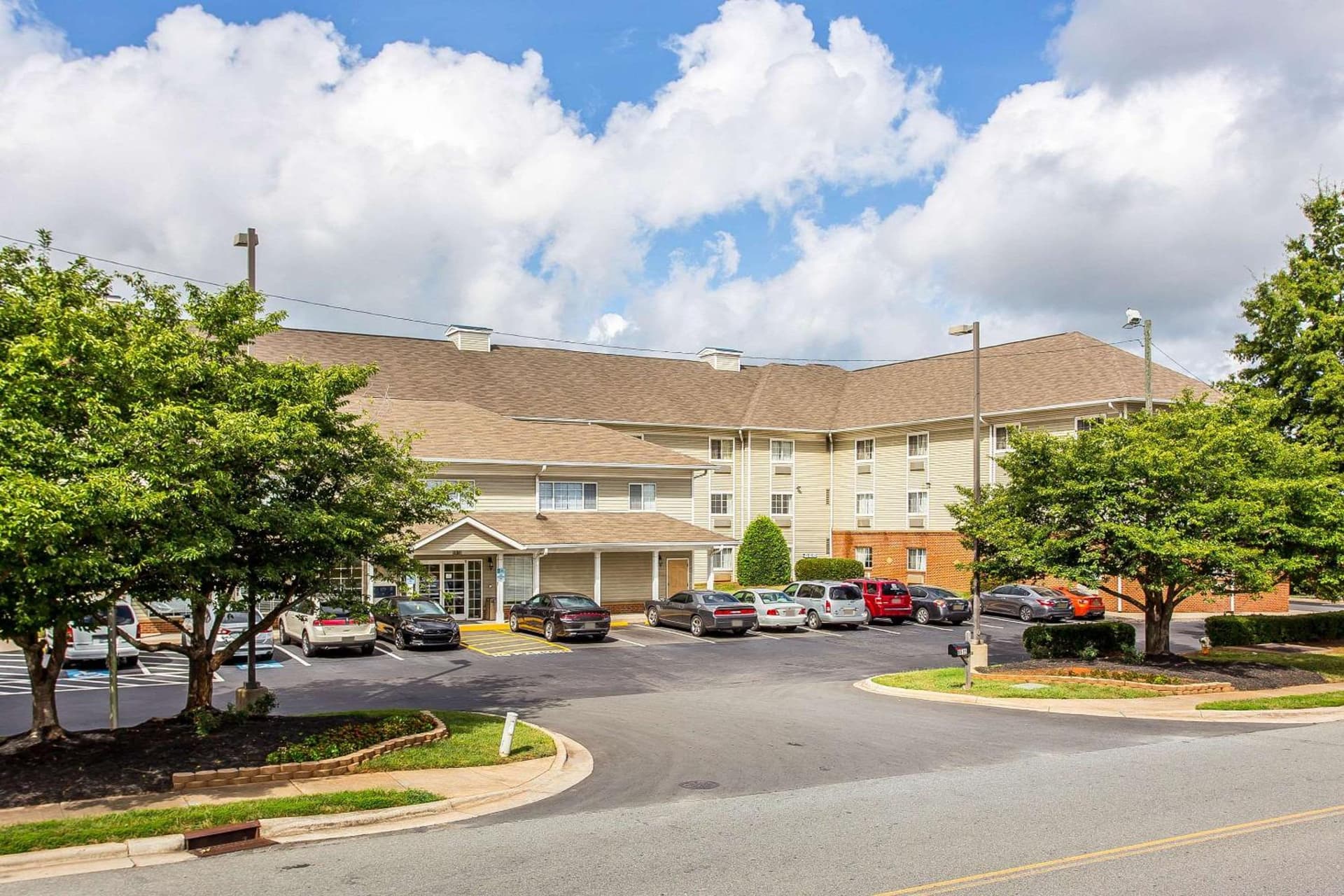 Suburban Studios near University of North Carolina-Charlotte featured exterior or lobby in Charlotte, NC — similar hotel