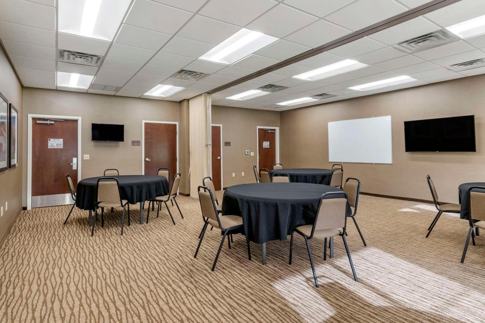 Comfort Suites Manheim - Lancaster gallery photo in Manheim, PA — image 25
