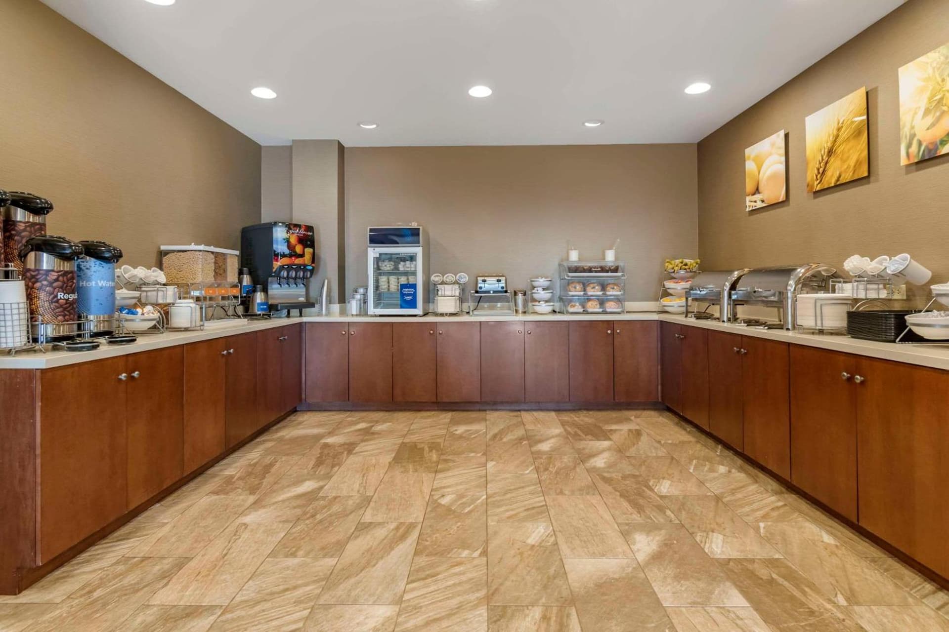 Comfort Suites Manheim - Lancaster gallery photo in Manheim, PA — image 12