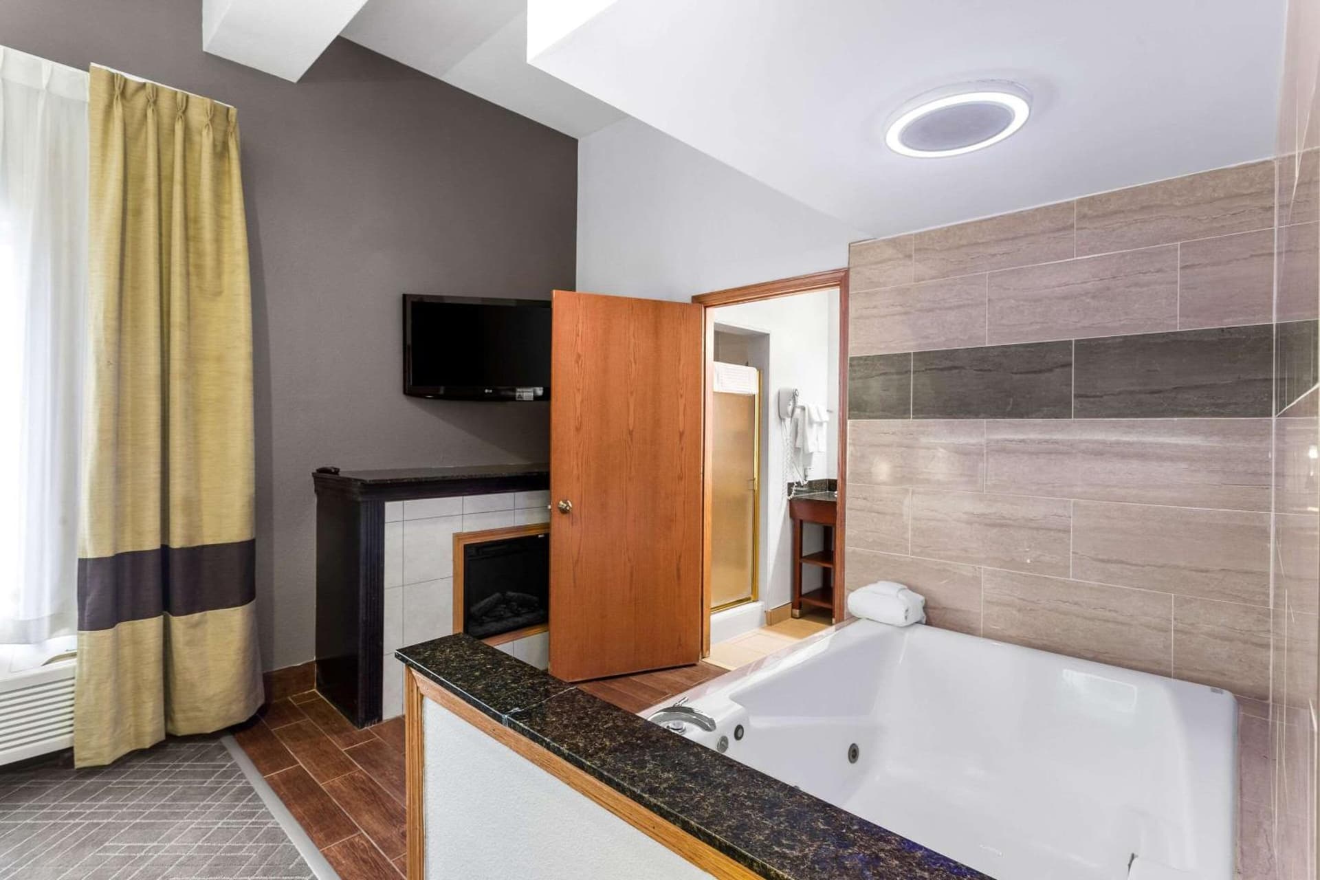 Comfort Inn & Suites Kenosha-Pleasant Prairie gallery photo in Kenosha, WI — image 25