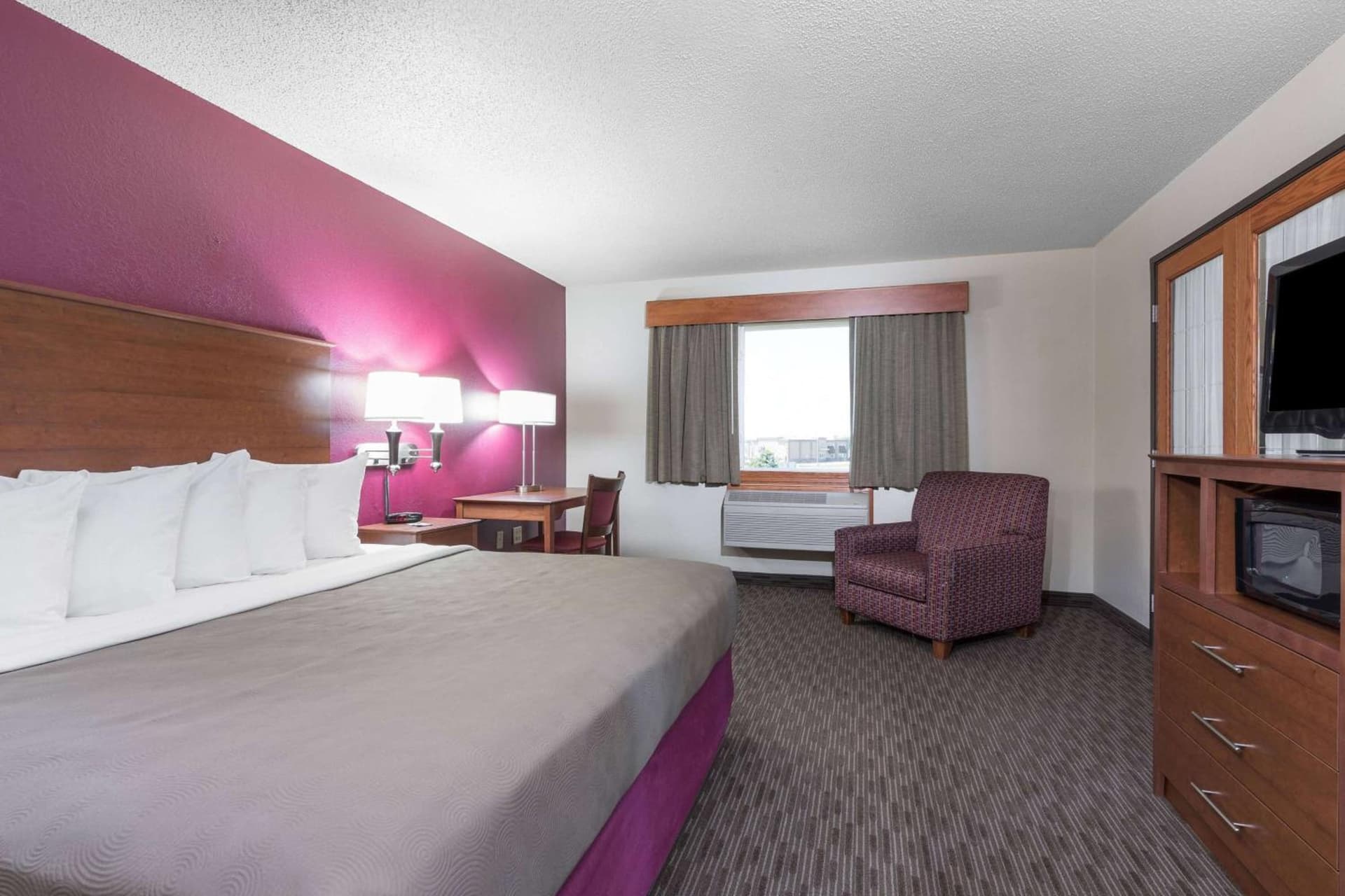 AmericInn by Wyndham Baldwin gallery photo in Baldwin, WI — image 11