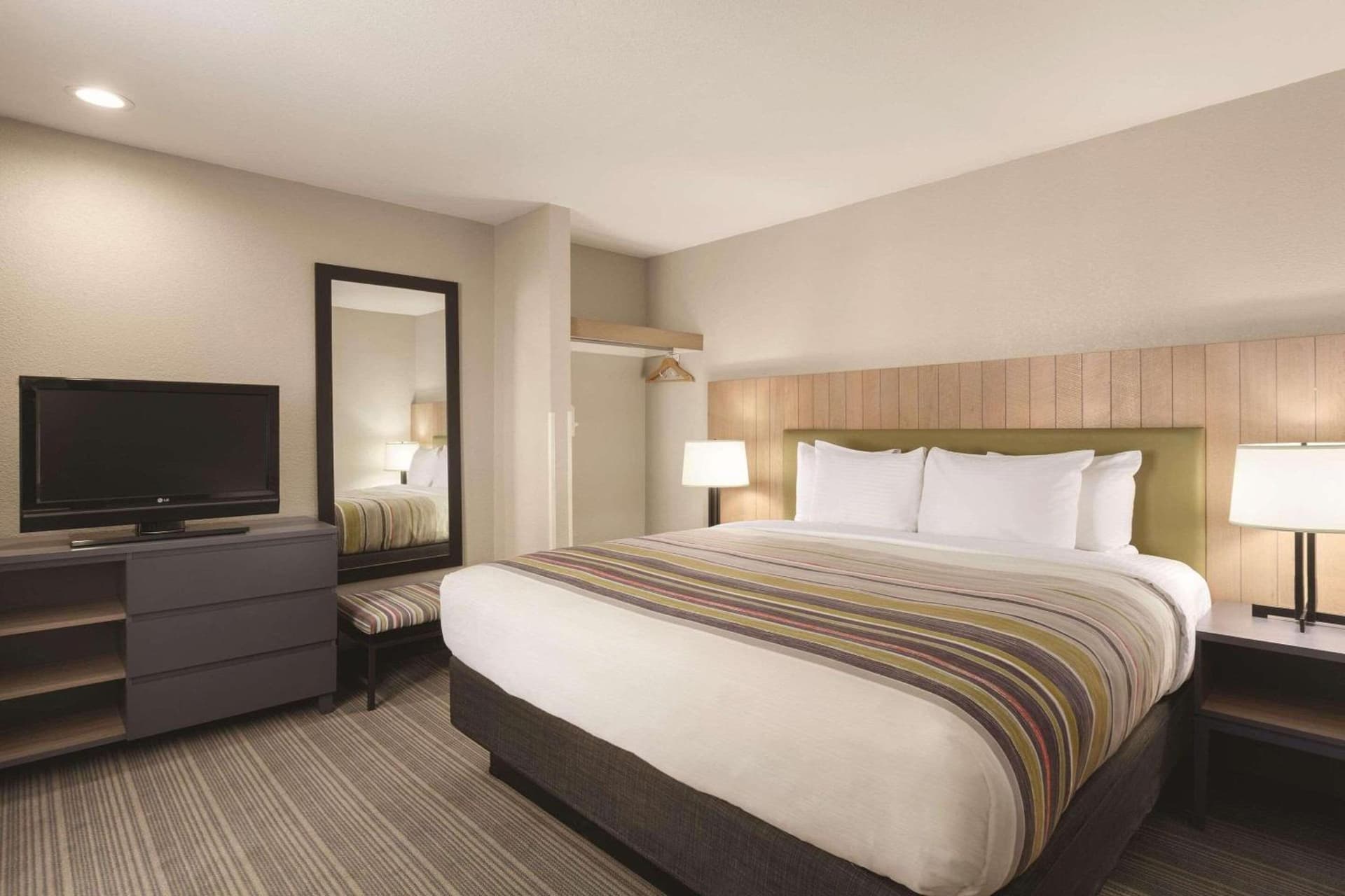Country Inn & Suites by Radisson, Bakersfield, CA gallery photo in Bakersfield, CA — image 40