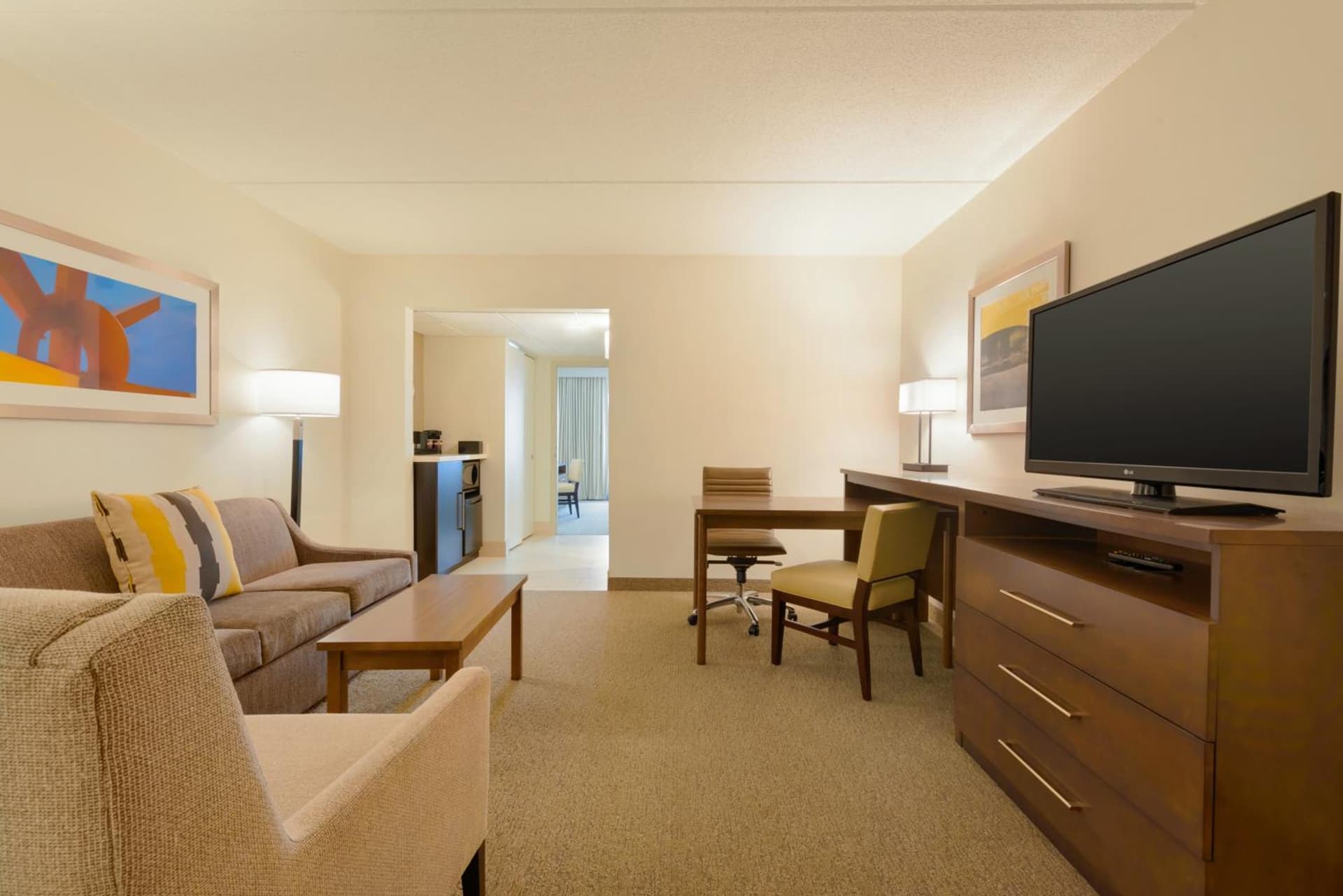 Embassy Suites by Hilton Milwaukee Brookfield gallery photo in Brookfield, WI — image 82