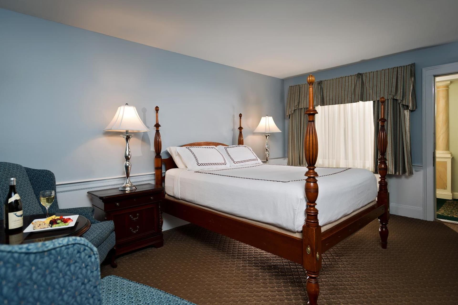Dan'l Webster Inn and Spa interior in Sandwich, MA — gallery photo 2