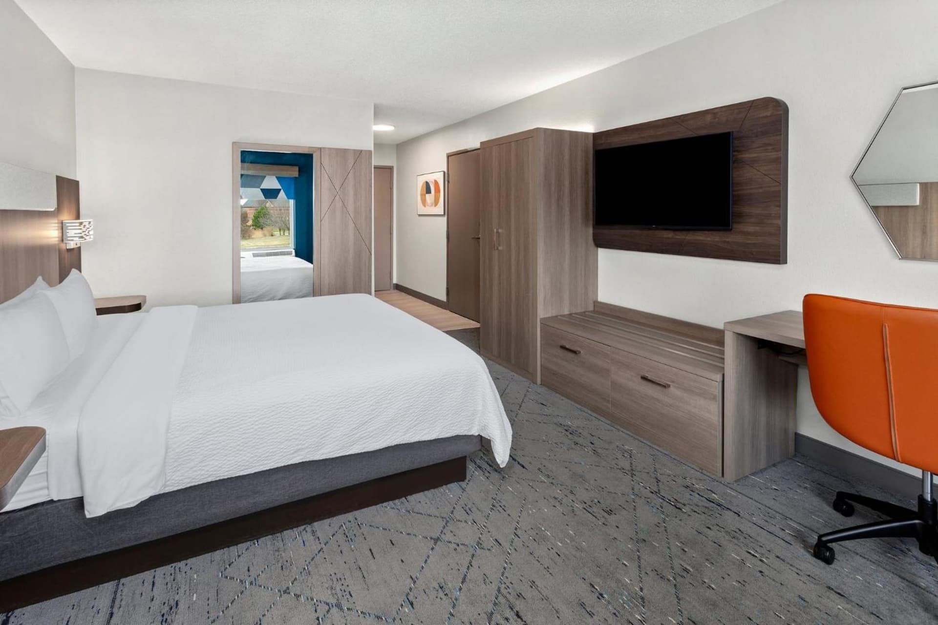 Holiday Inn Express Hotel & Suites Chicago-Algonquin by IHG gallery photo in Algonquin, IL — image 14