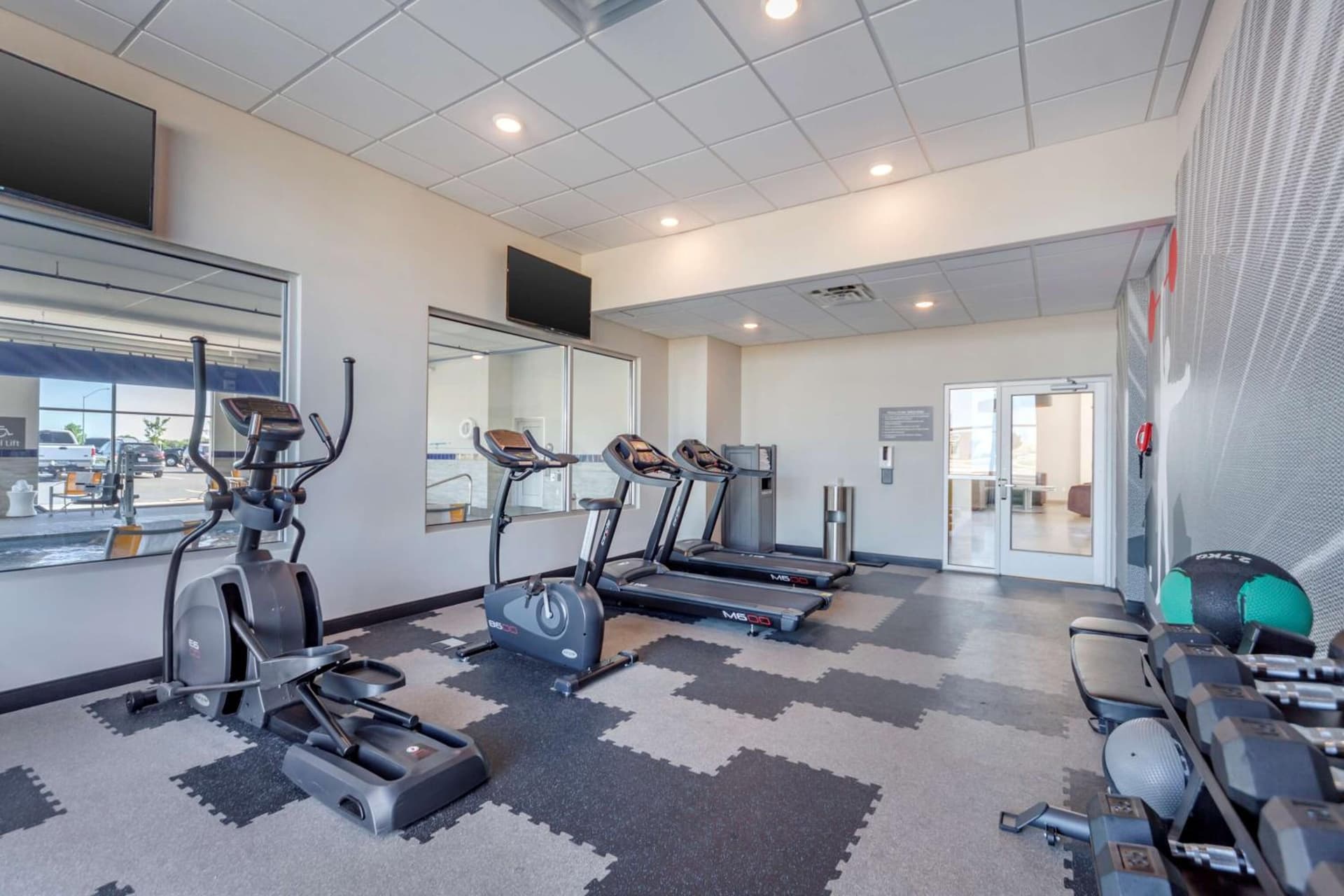 GLō Best Western Dawley Farms In Sioux Falls interior in Sioux Falls, SD — gallery photo 2