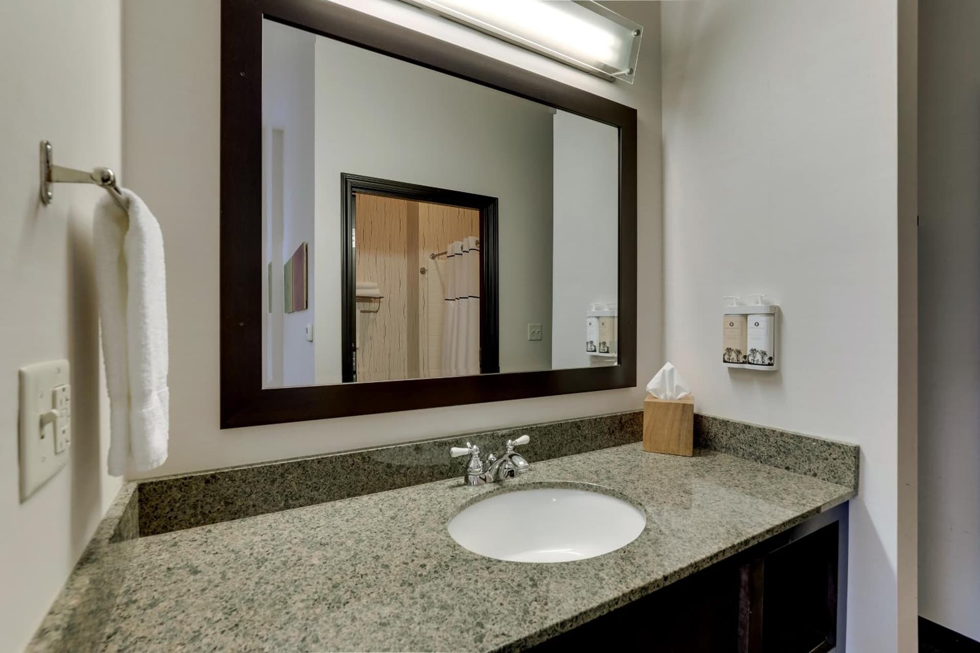 Stoney Creek Hotel Kansas City - Independence gallery photo in Independence, MO — image 4