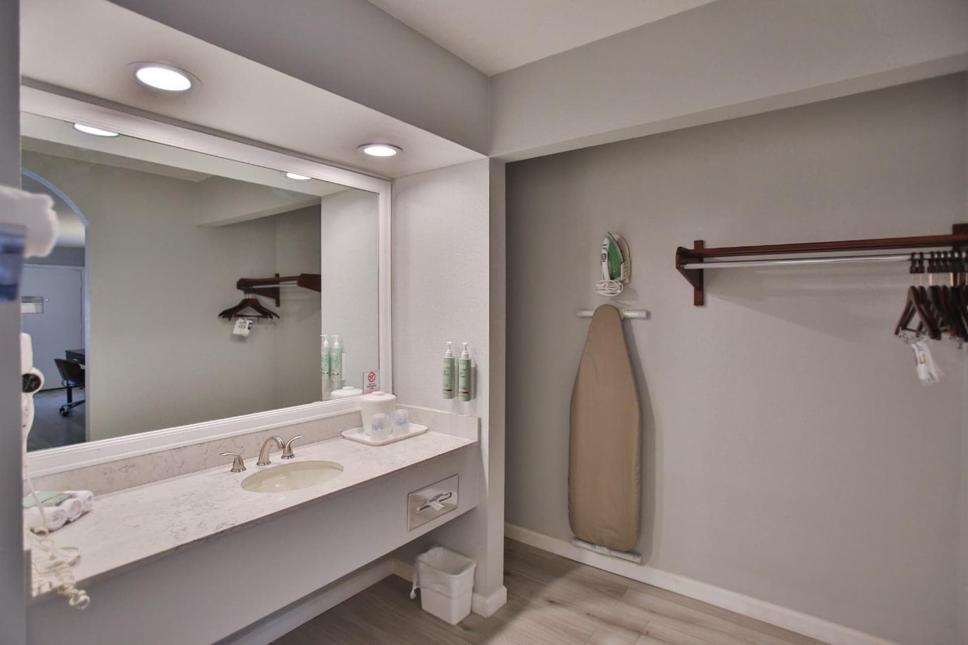 Best Western Surf City gallery photo in Huntington Beach, CA — image 31