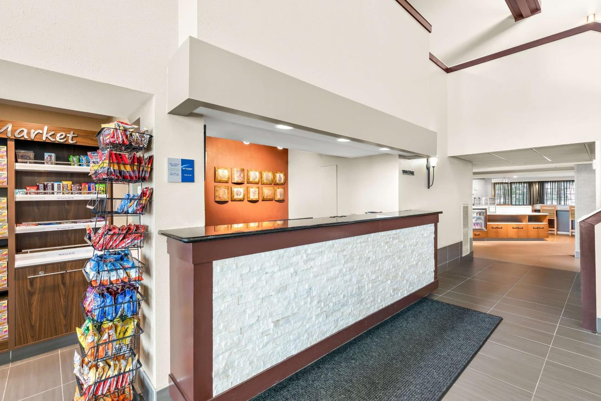 Best Western West Towne Suites interior in Madison, WI — gallery photo 2