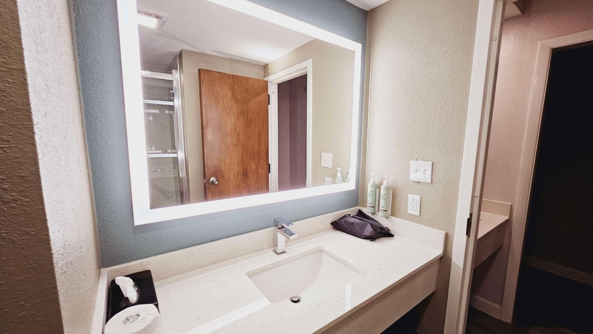 Best Western Hopkinsville KY - BRAND NEW ROOMS gallery photo in Hopkinsville, KY — image 75