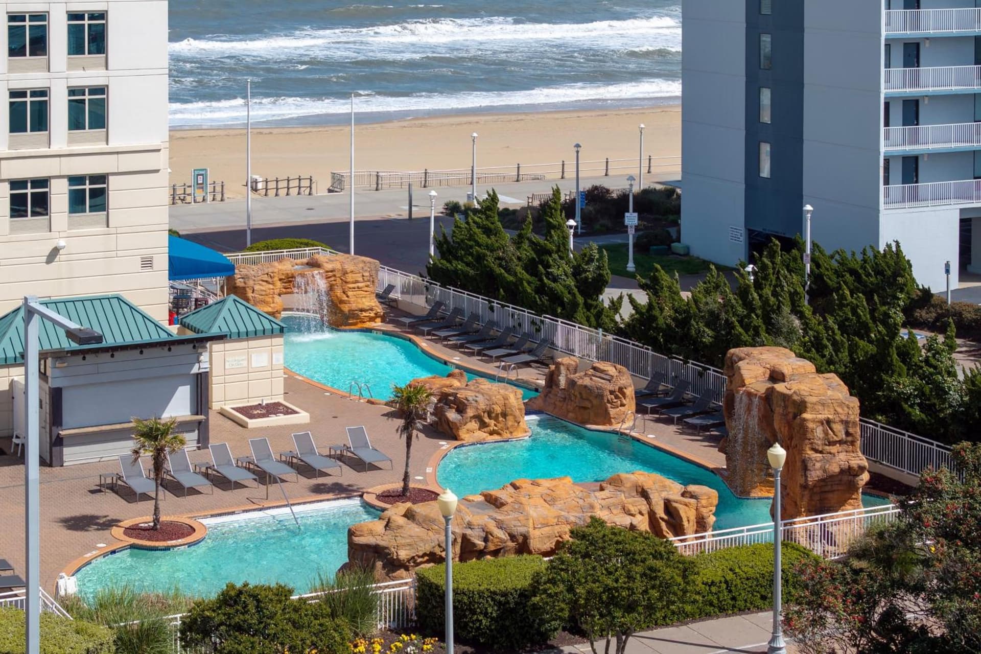 Courtyard by Marriott Virginia Beach Oceanfront North 37th Street interior in Virginia Beach, VA — gallery photo 2