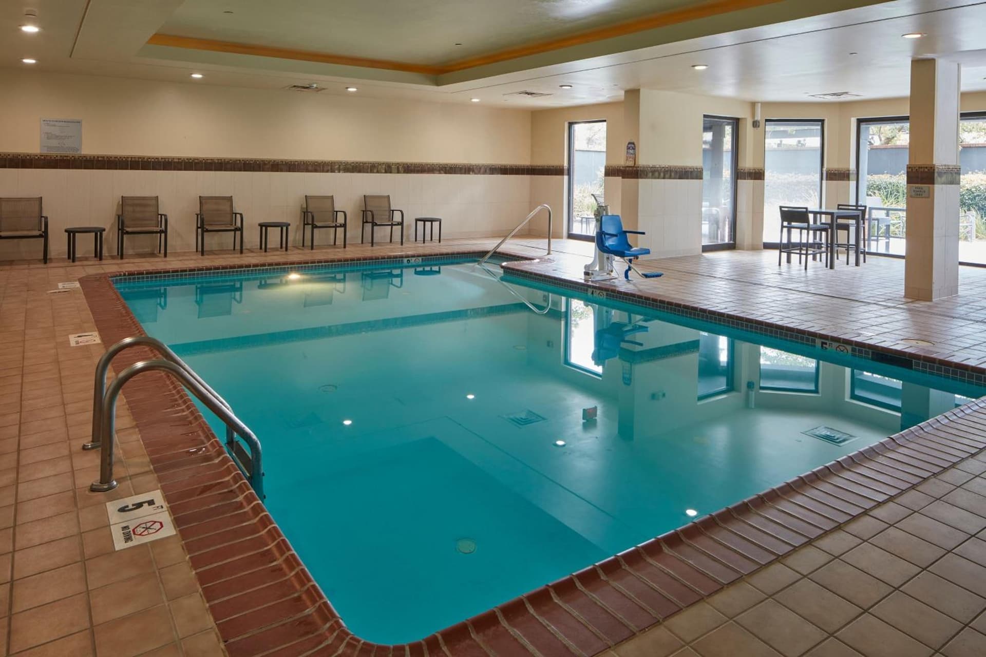 Courtyard Newport News Yorktown interior in Newport News, VA — gallery photo 2