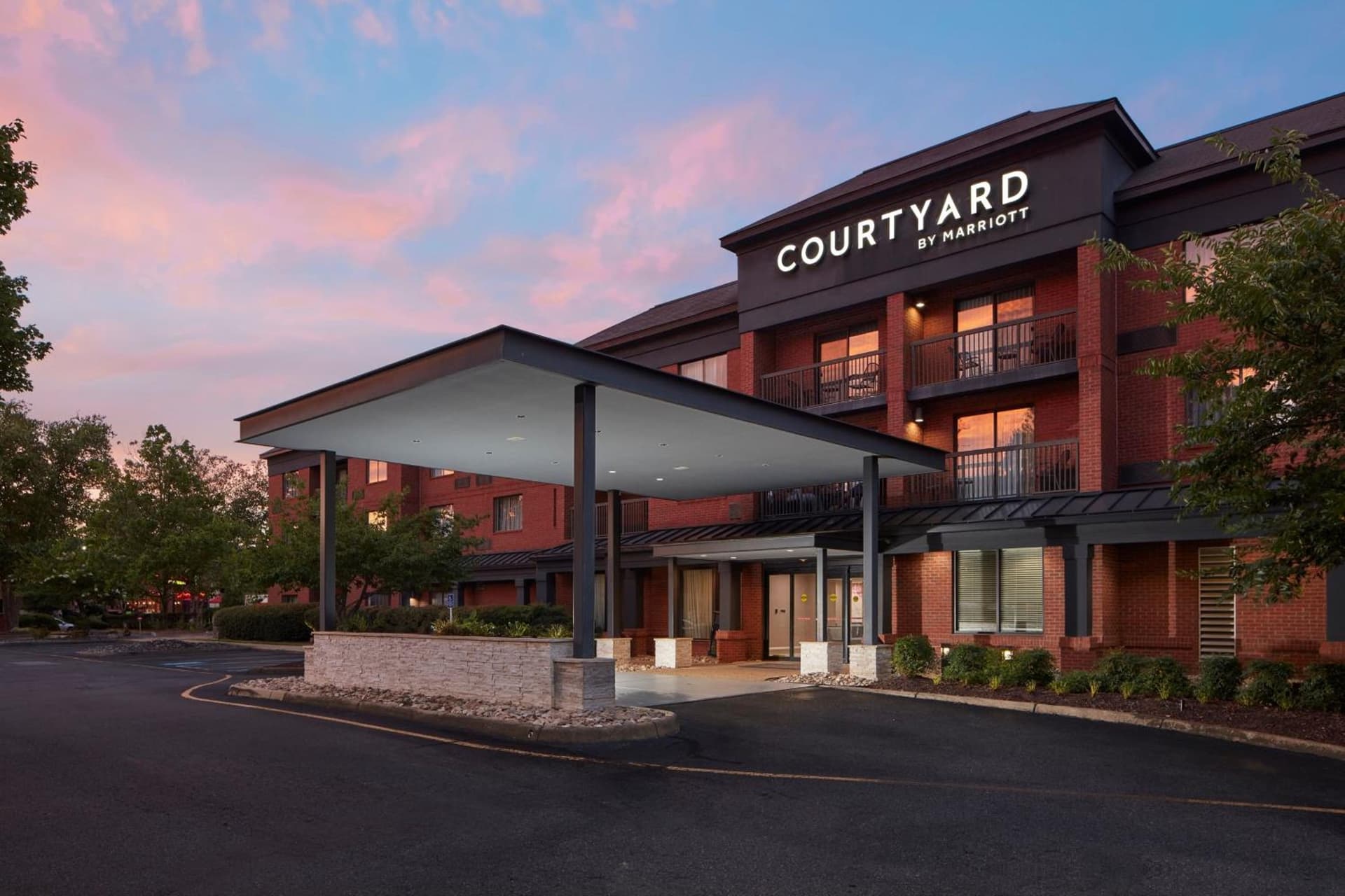 Courtyard Newport News Yorktown property views in Newport News, VA — gallery photo 3
