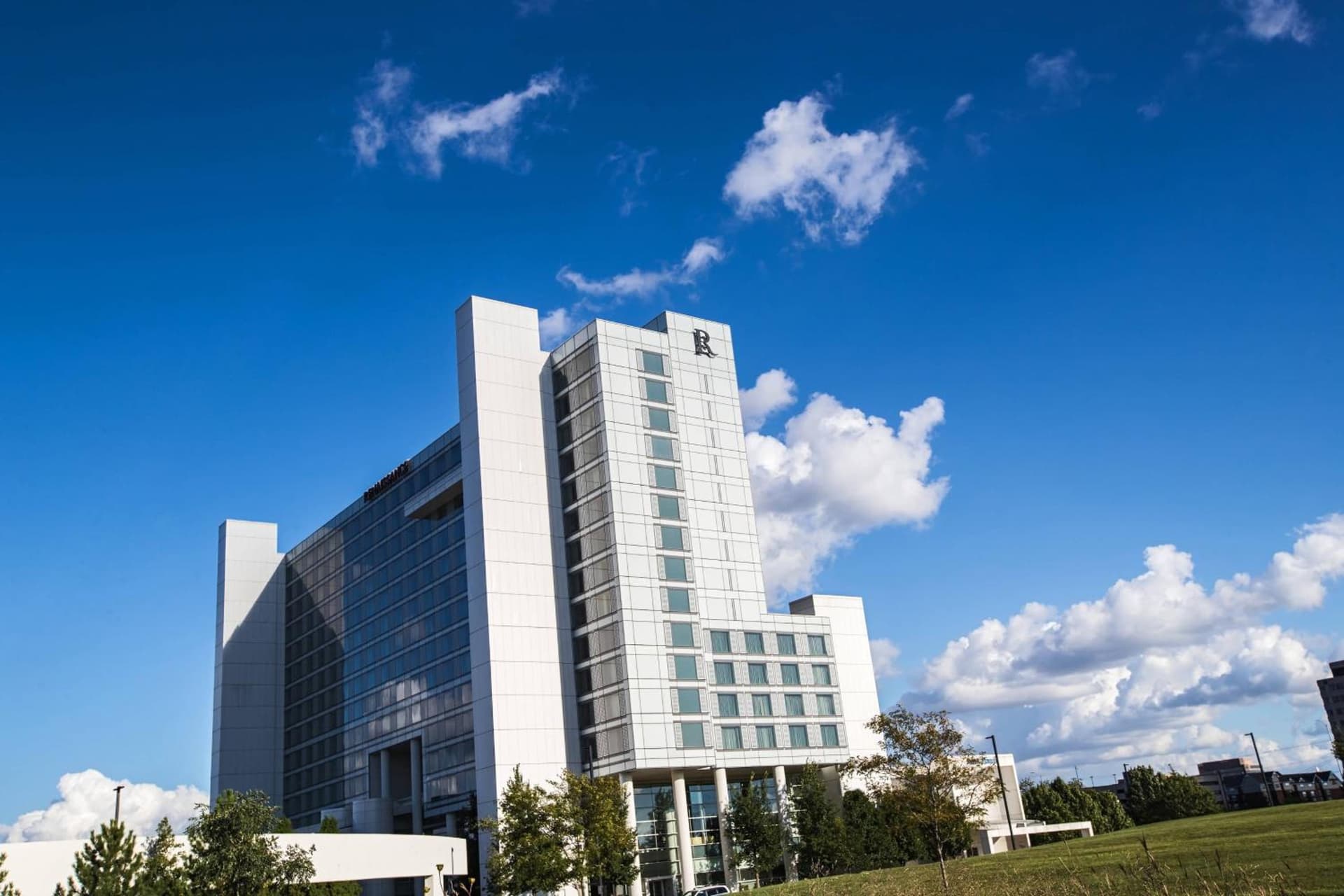 Renaissance Schaumburg Convention Center Hotel interior in Schaumburg, IL — gallery photo 2