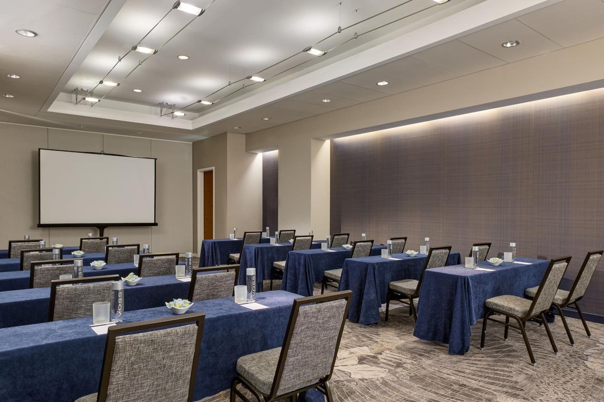 Renaissance Schaumburg Convention Center Hotel gallery photo in Schaumburg, IL — image 74