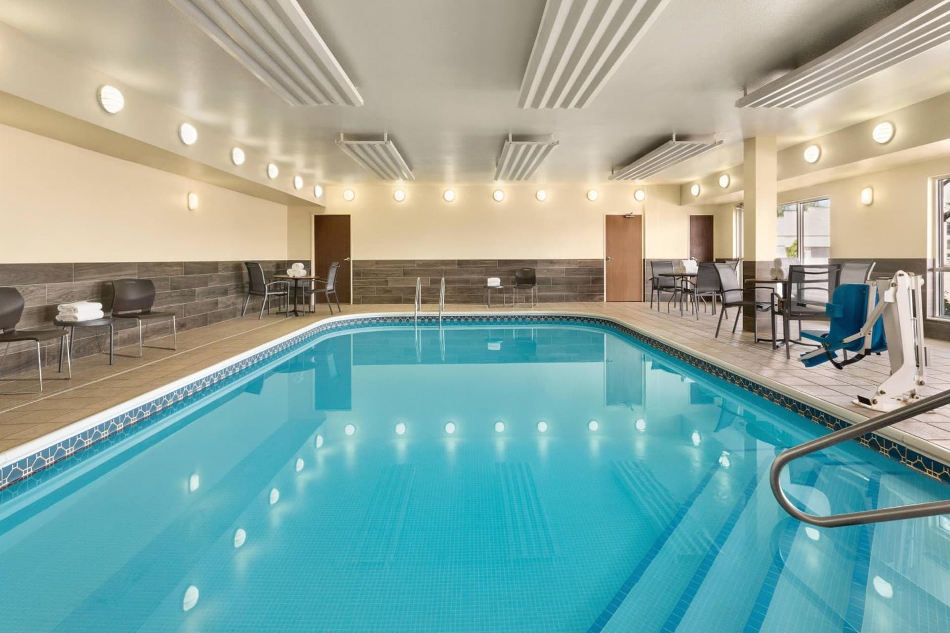 Fairfield Inn by Marriott Erie Millcreek Mall interior in Erie, PA — gallery photo 2