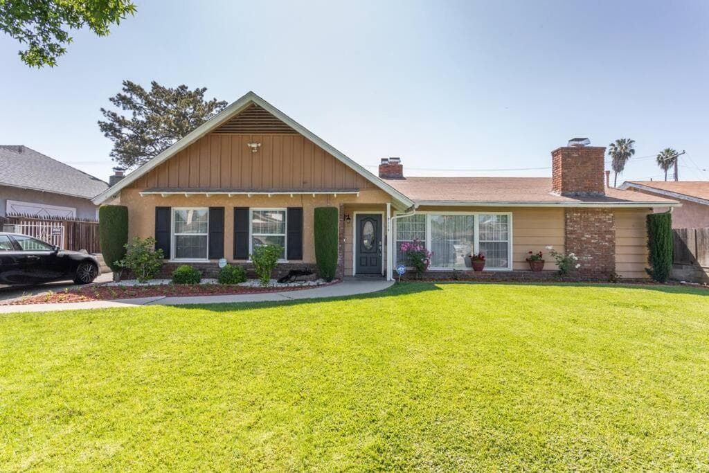 The Morales Family interior in Pomona, CA — gallery photo 2