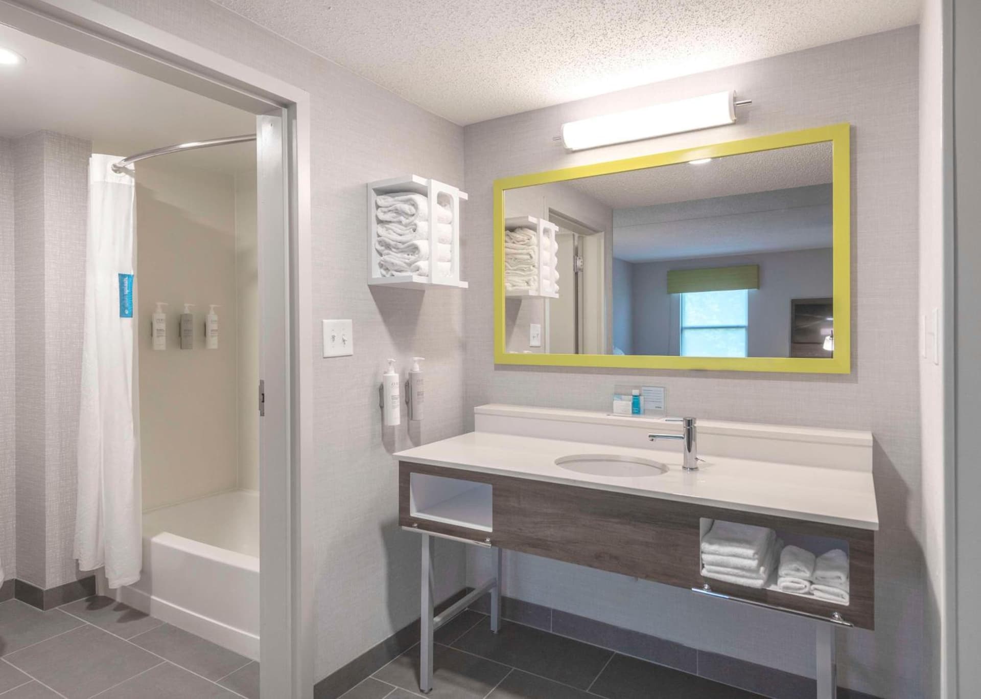 Hampton Inn & Suites Burlington gallery photo in Burlington, NC — image 30
