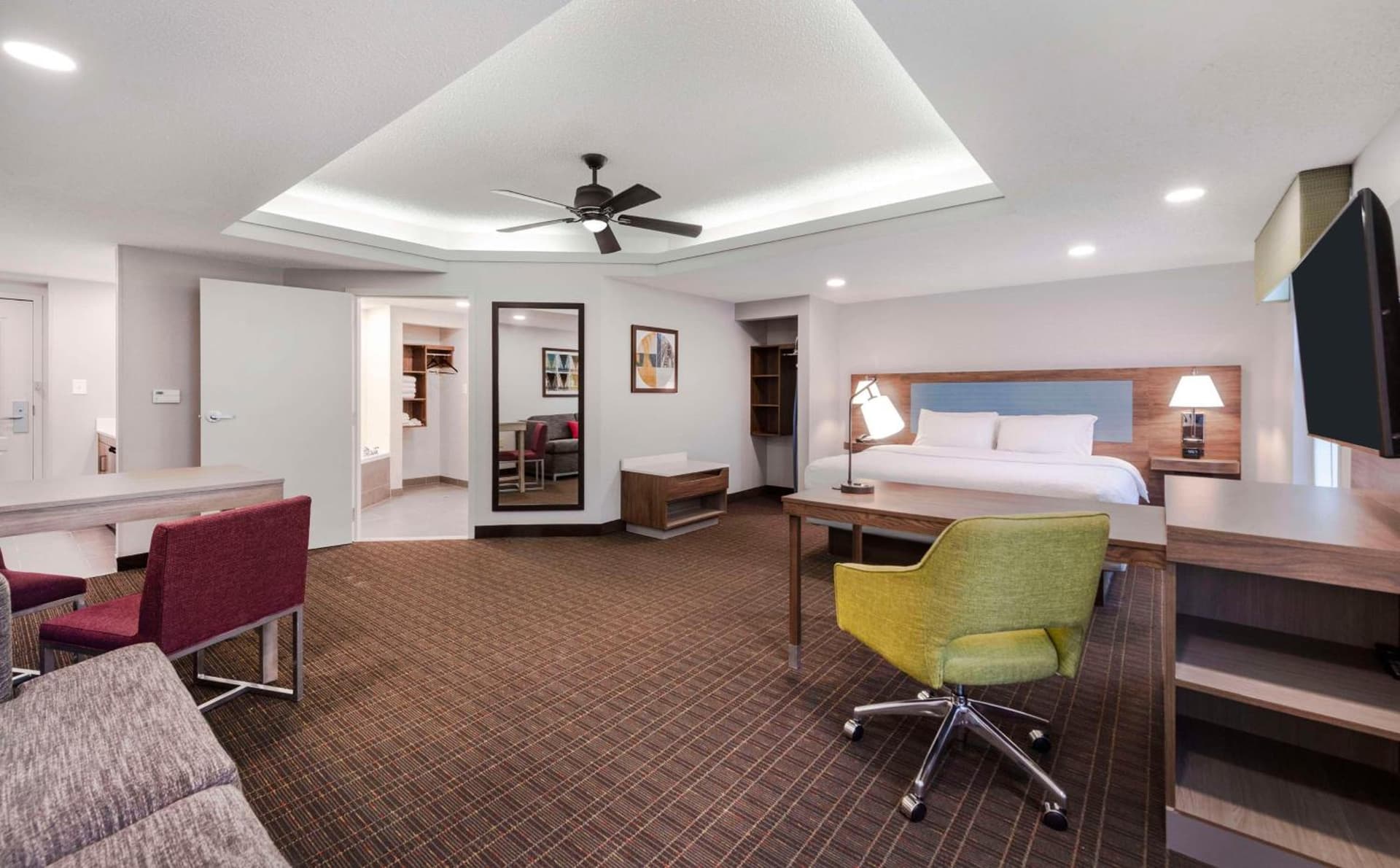 Hampton Inn & Suites Burlington gallery photo in Burlington, NC — image 36