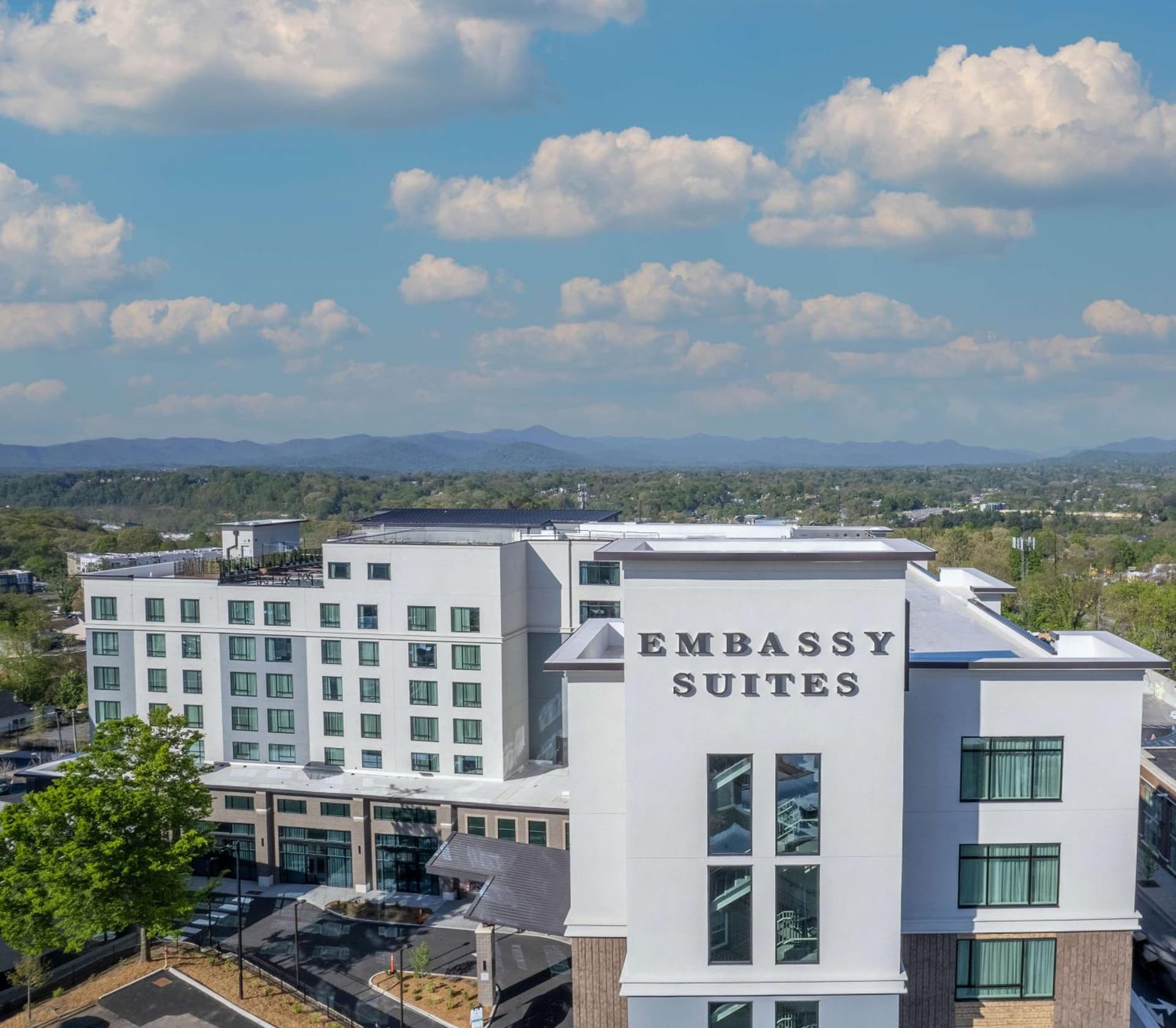 Embassy Suites By Hilton Asheville Downtown gallery photo in Asheville, NC — image 4
