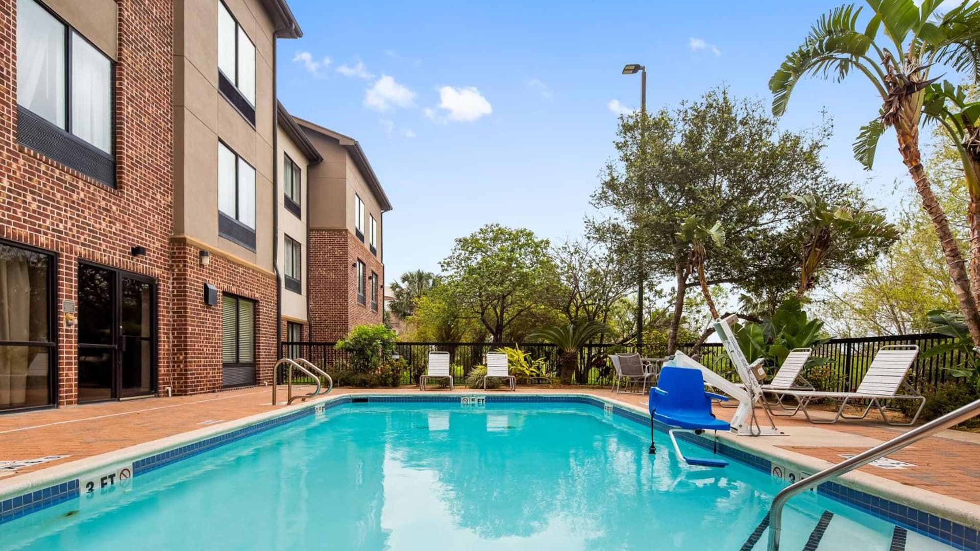 Best Western Town Center Inn interior in Weslaco, TX — gallery photo 2