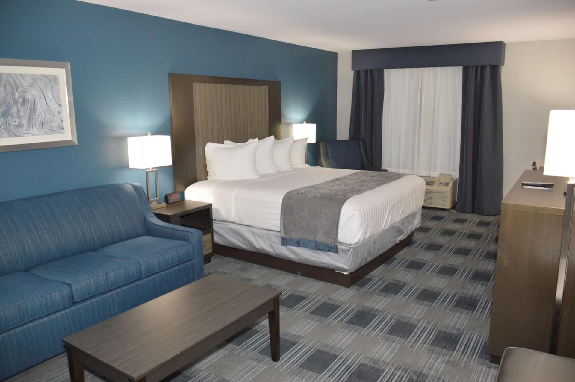 Best Western Town Center Inn interior in Weslaco, TX — gallery photo 2