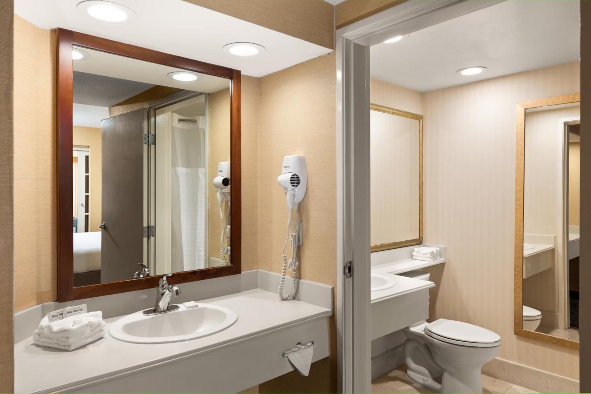 Anaheim Portofino Inn & Suites gallery photo in Anaheim, CA — image 6