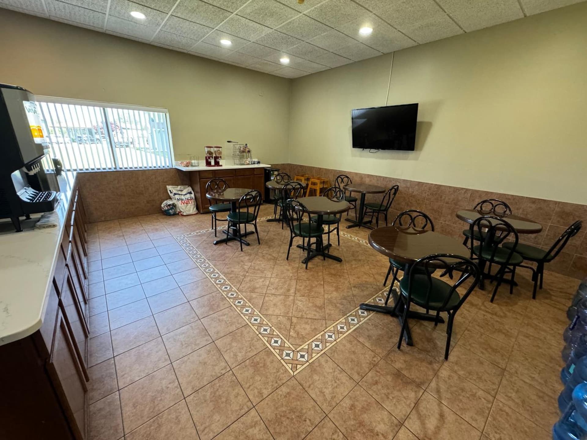 South Ridge Inn gallery photo in North Ridgeville, OH — image 15