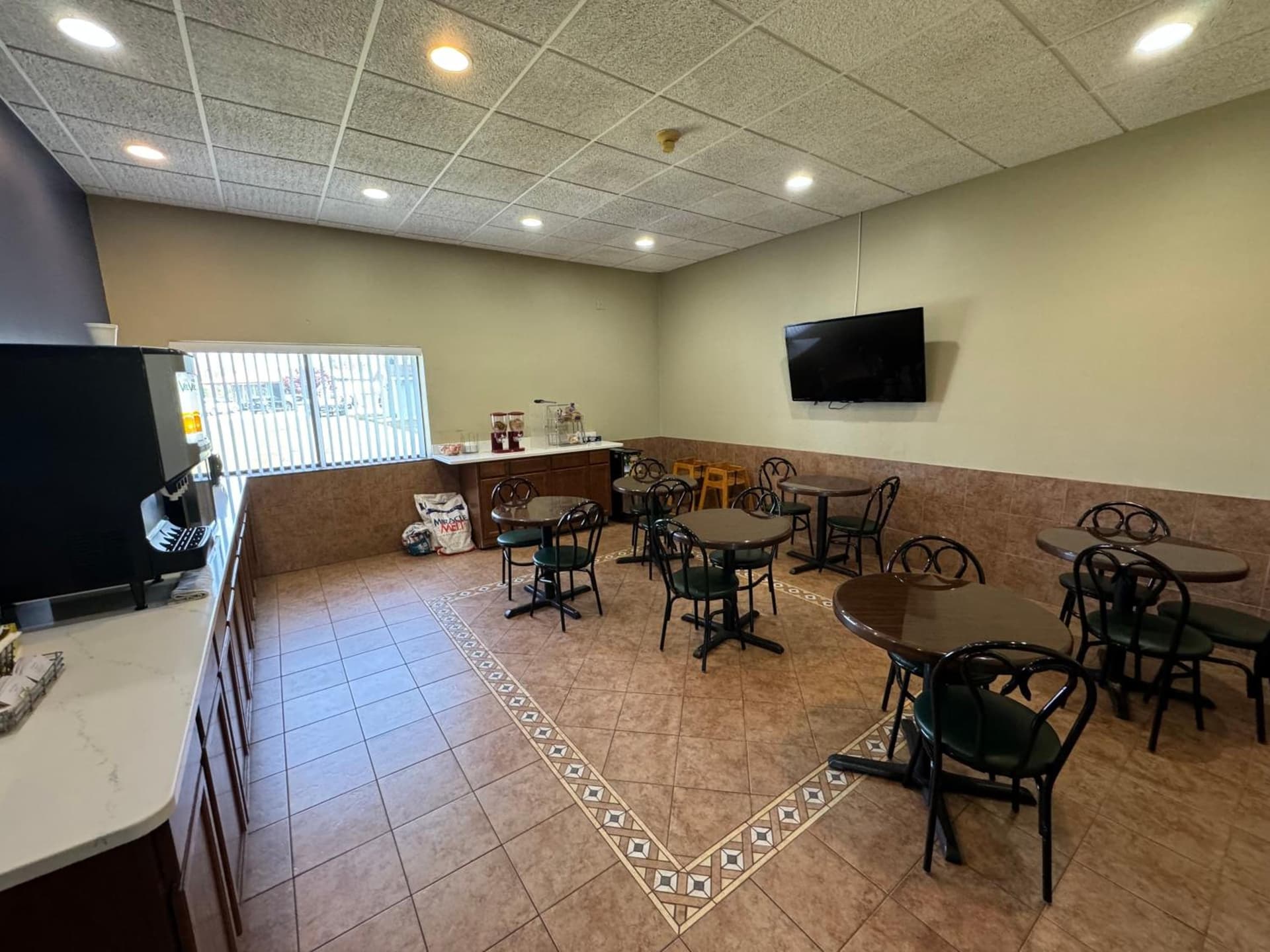 South Ridge Inn gallery photo in North Ridgeville, OH — image 17