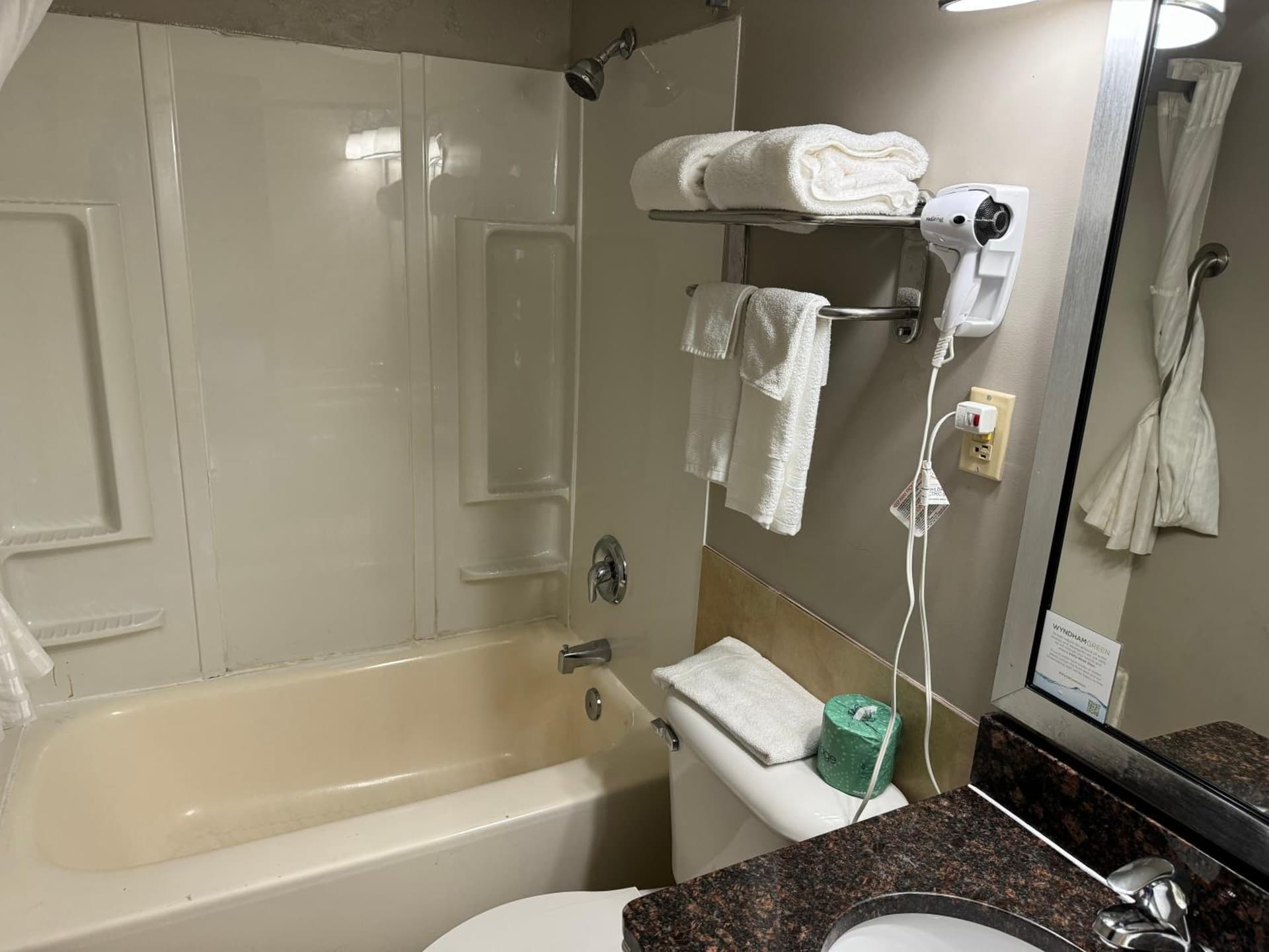 South Ridge Inn gallery photo in North Ridgeville, OH — image 23