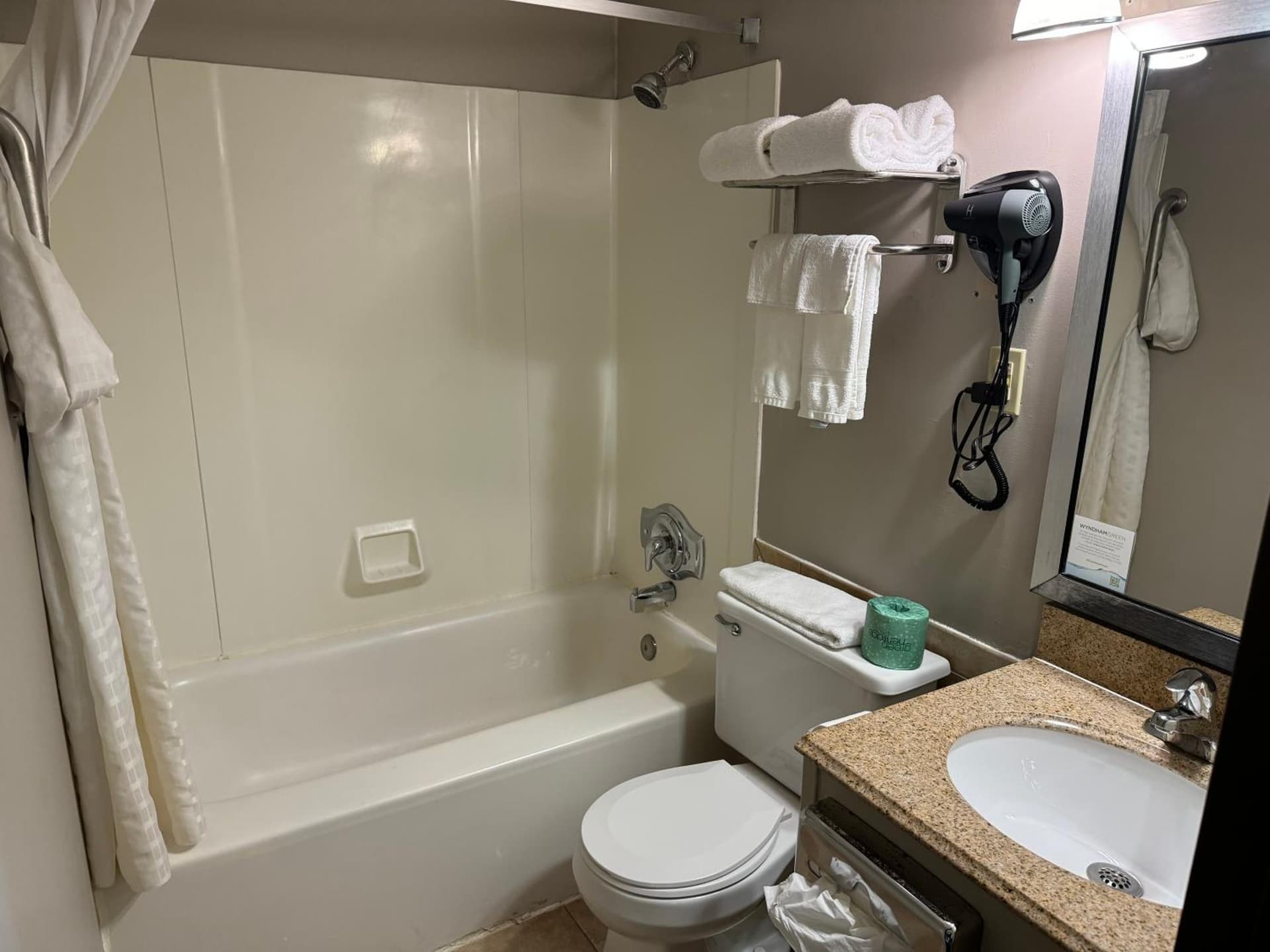 South Ridge Inn gallery photo in North Ridgeville, OH — image 16