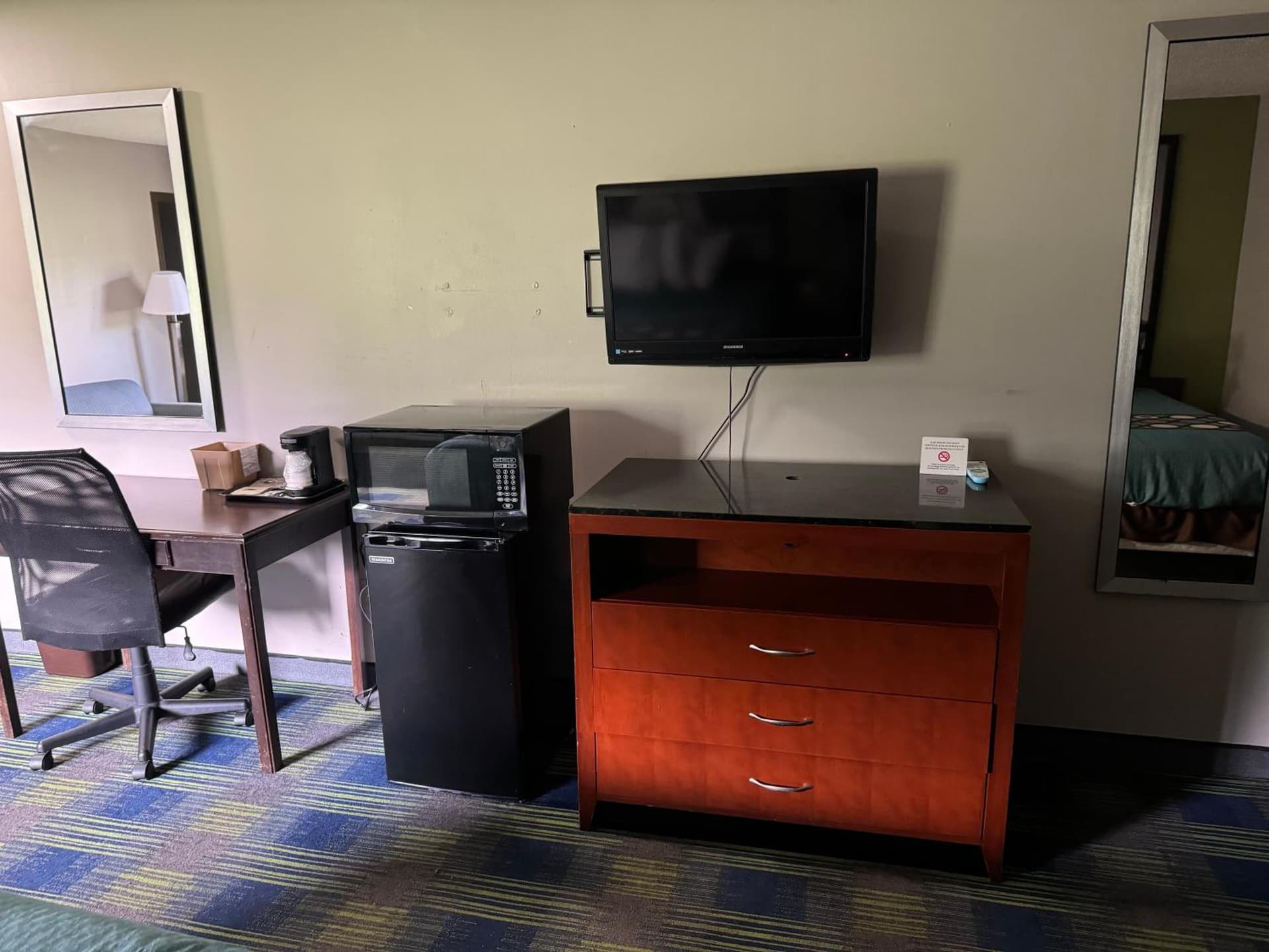 South Ridge Inn gallery photo in North Ridgeville, OH — image 9